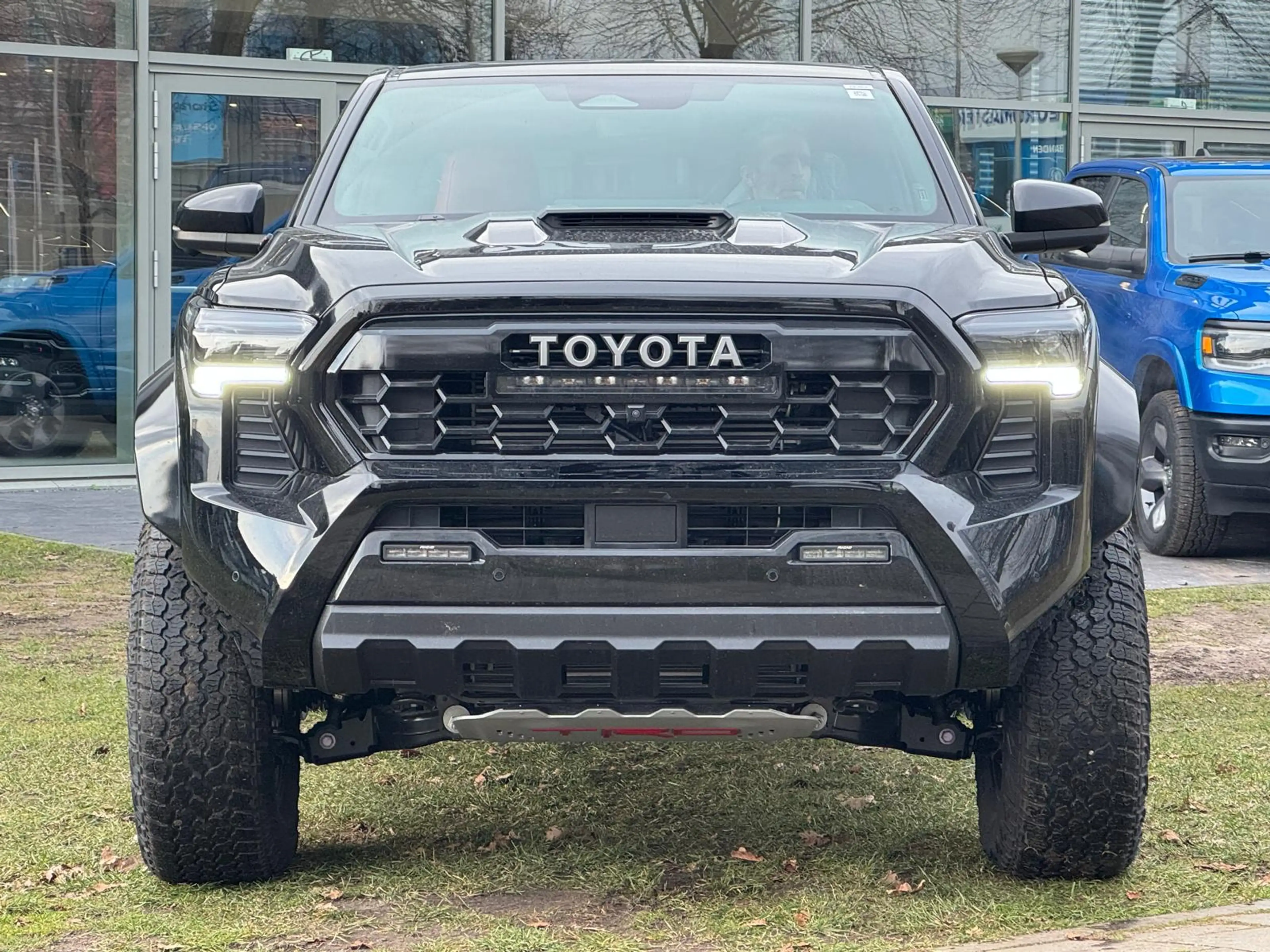 Toyota Tacoma 2.4L Hybrid TRD PRO — photo 6