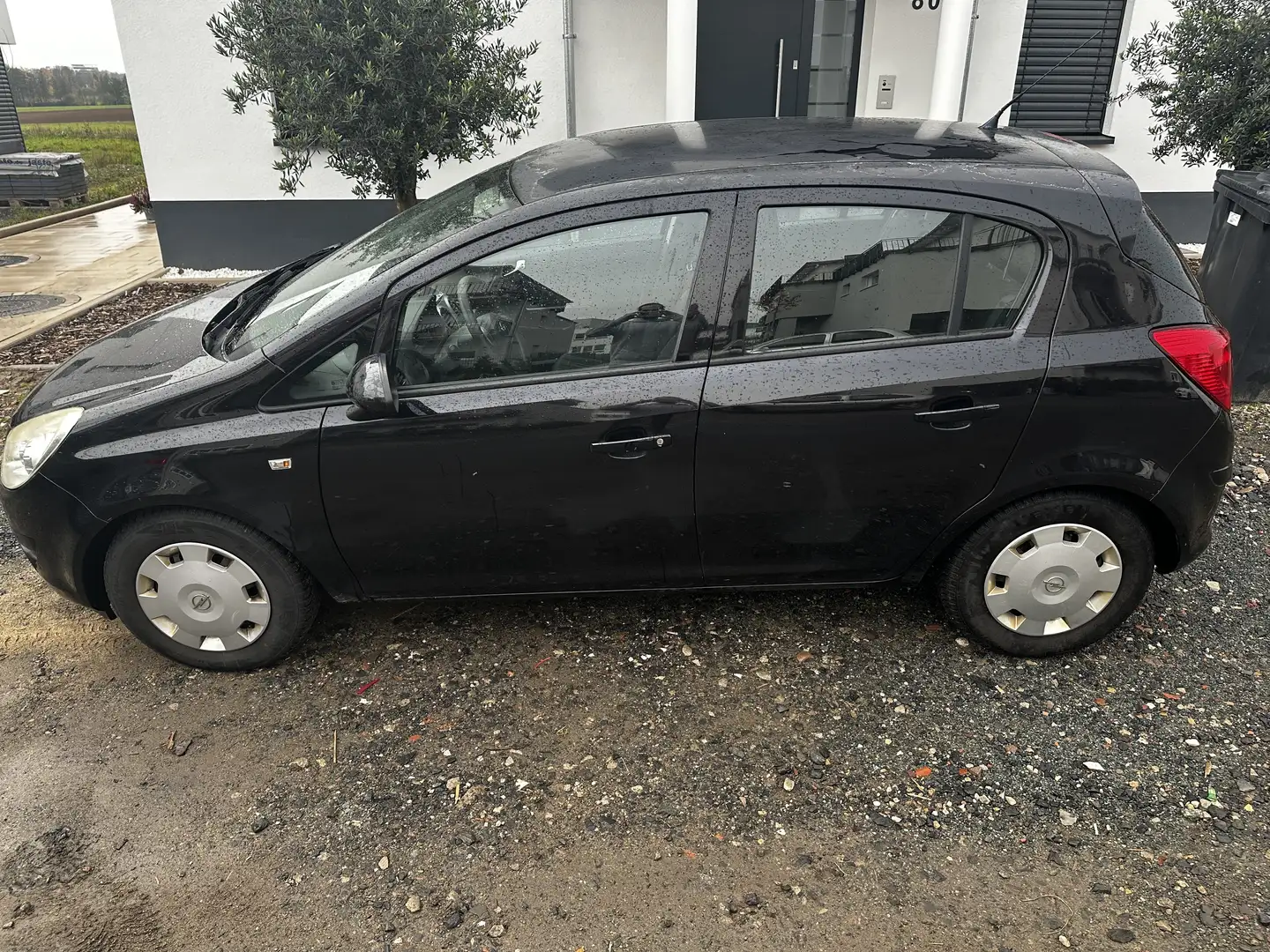 Opel Corsa Schwarz - 2