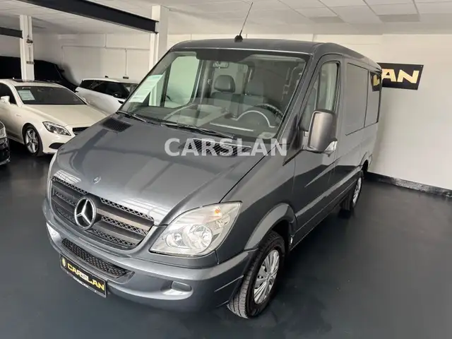 Mercedes-Benz Sprinter view 4