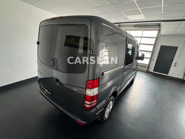 Mercedes-Benz Sprinter view 15