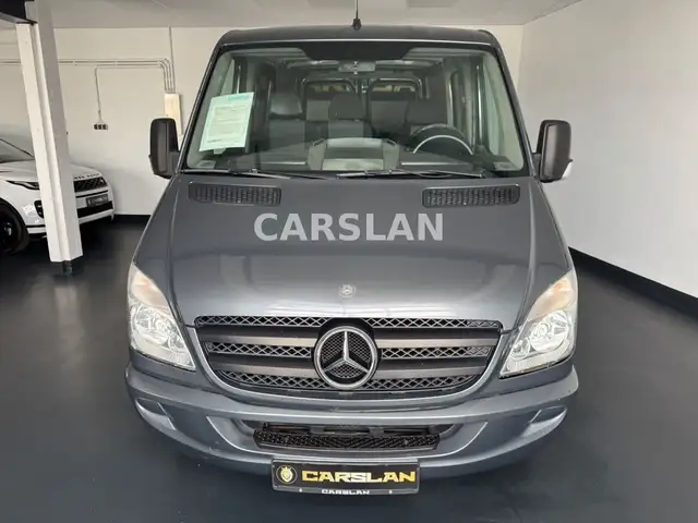 Mercedes-Benz Sprinter view 3