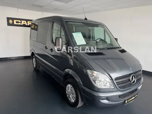 Mercedes-Benz Sprinter view 2