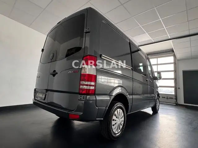 Mercedes-Benz Sprinter view 14