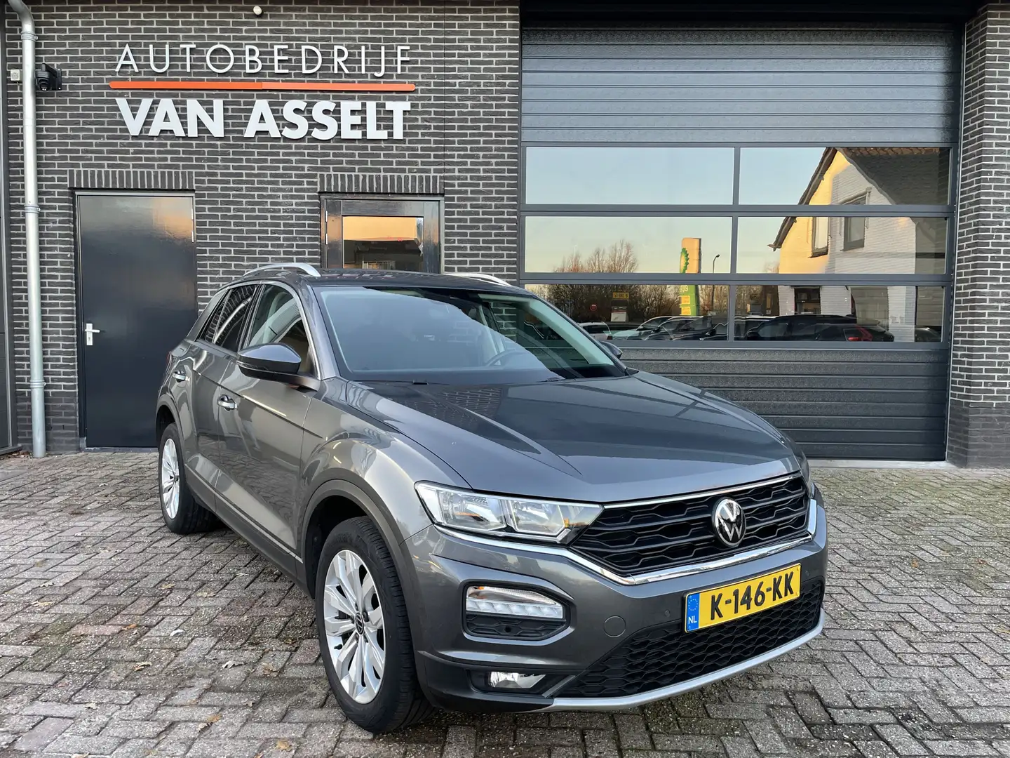 Volkswagen T-Roc 1.0 TSI Style Navi , Clima , Camera Grau - 1