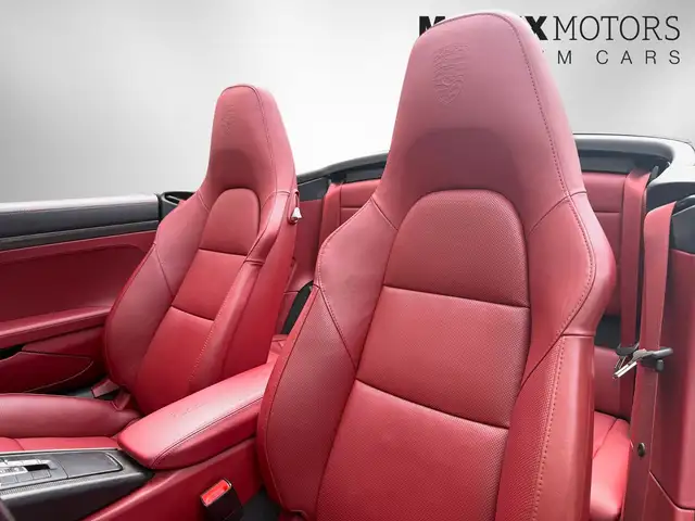 Porsche 911 view 4