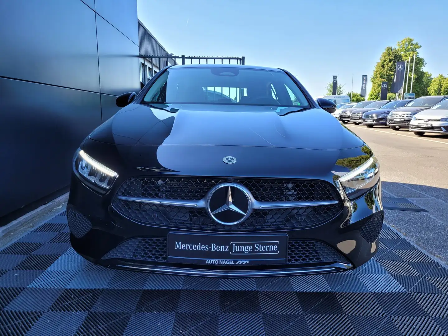 Mercedes-Benz A 180 A 180 Progressive Advanced+MBUX+AHK+LED+Kamera Zwart - 2