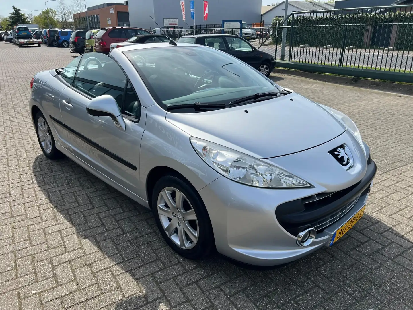 Peugeot 207 CC 1.6 VTi Grijs - 2