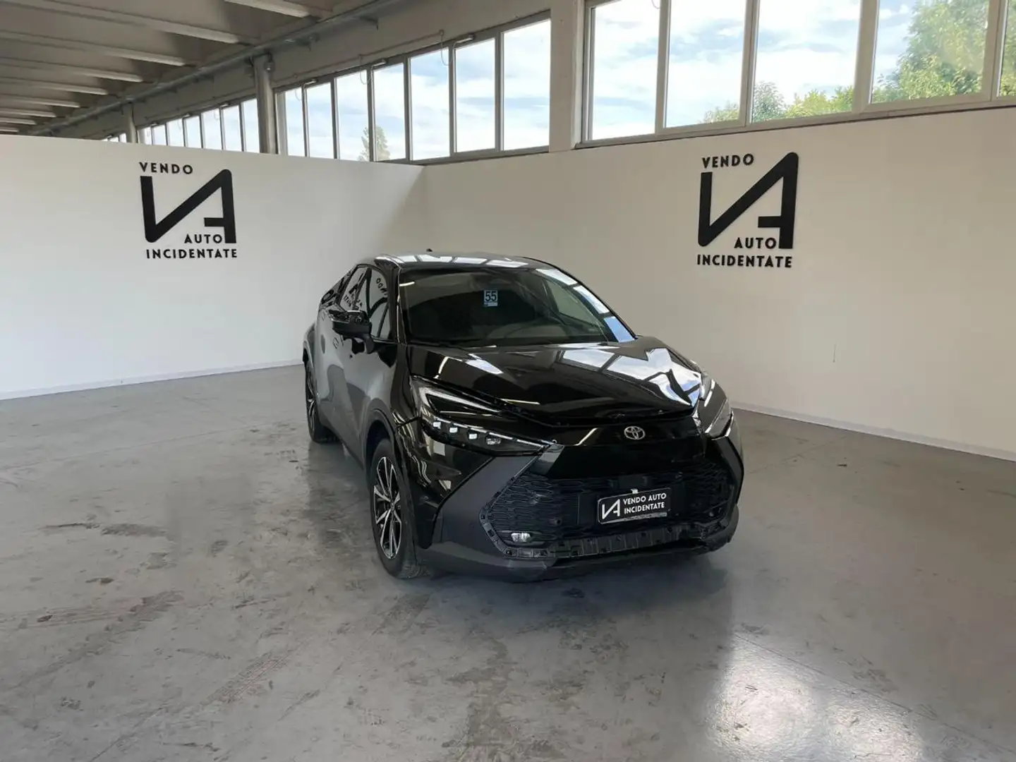 Toyota C-HR 2.0 HV AWD 197CV TREND Nero - 1