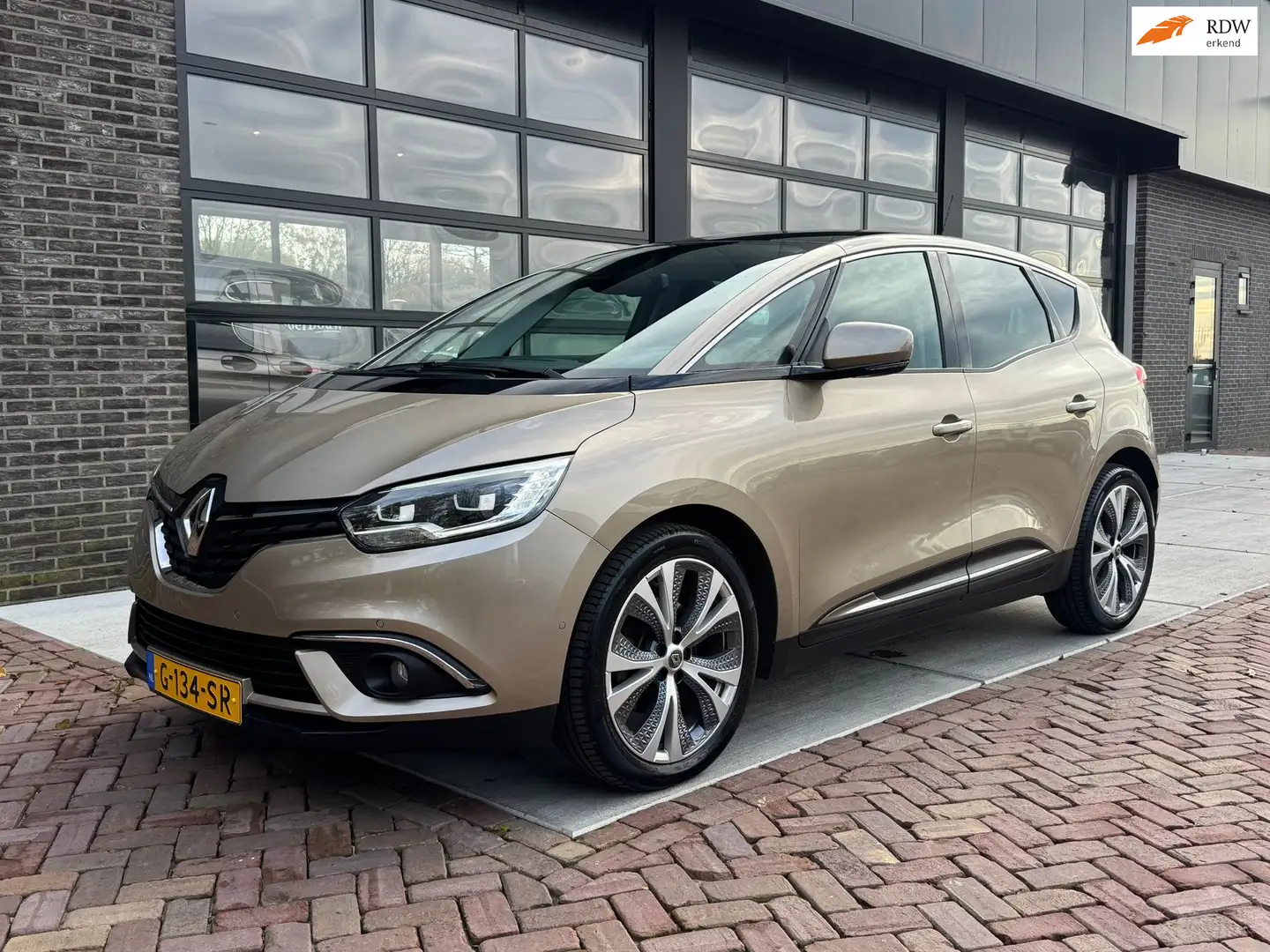 Renault Scenic 1.3 TCe Bose | Panorama | 59.000 KM! | 1/2 Leer | Bruin - 1