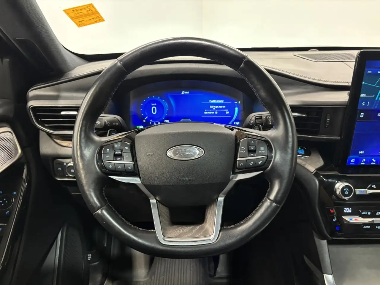 Ford Explorer снимка Ford Explorer