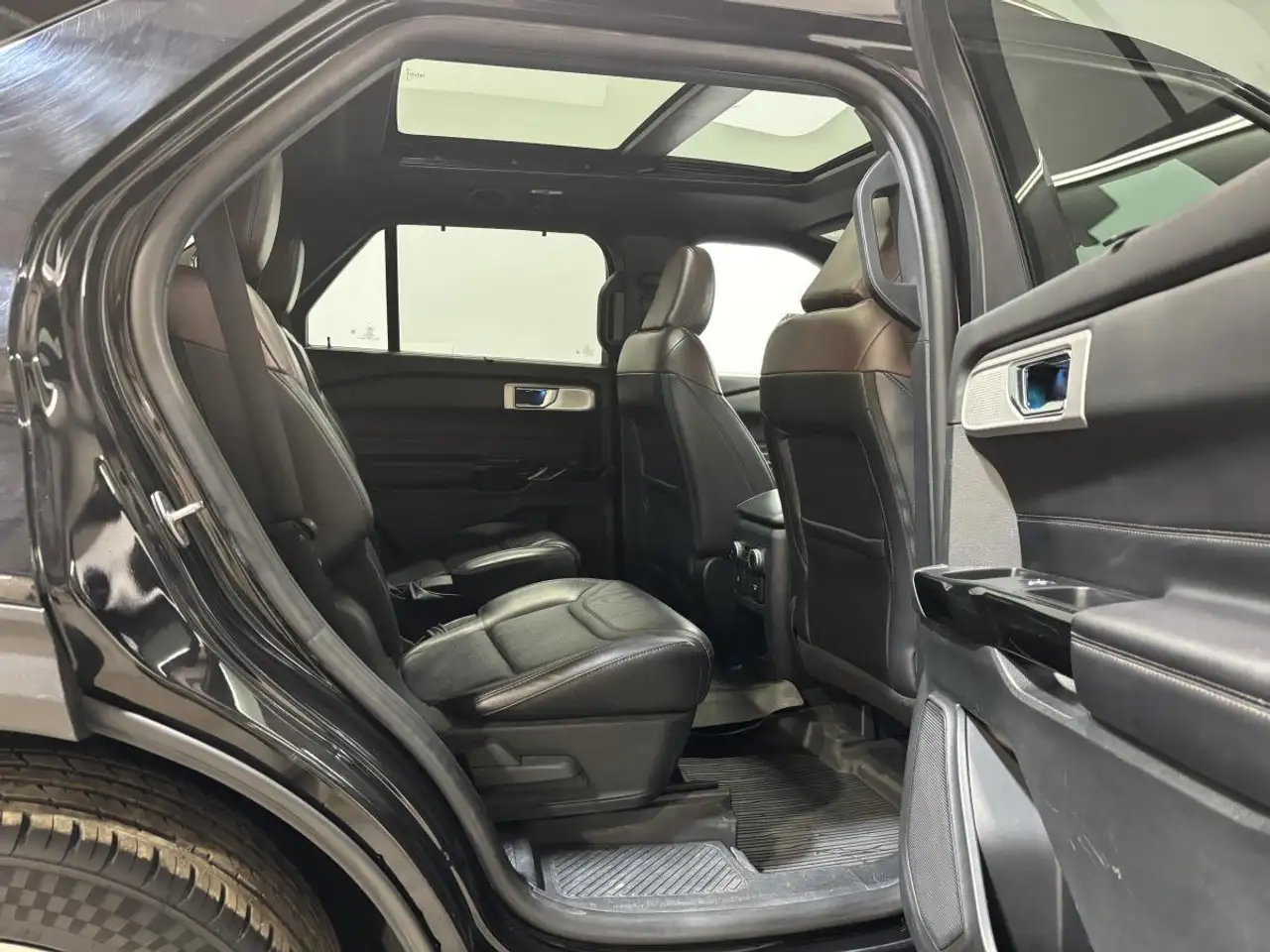 Ford Explorer снимка Ford Explorer