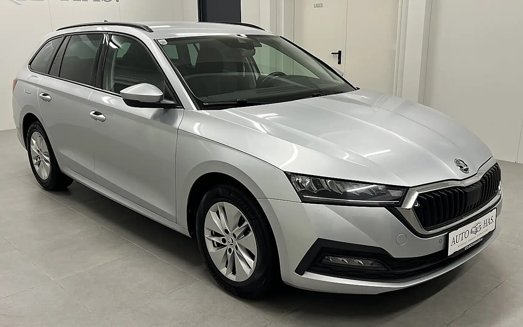 Skoda Octavia Combi 2,0 TDI Ambition *CarPlay*DAB+* Silber - 2