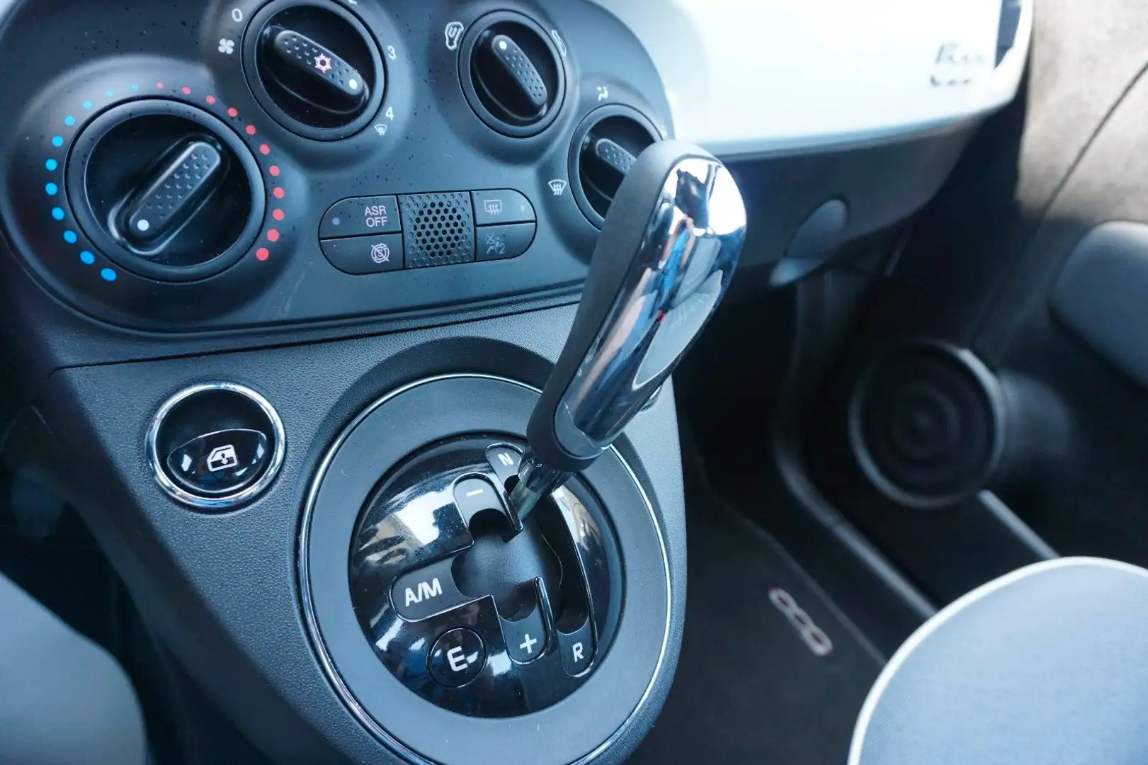 Fiat 500 LOUNGE Autom. *Navi*Einparkhilfe*CarPLay* Blanco - 2