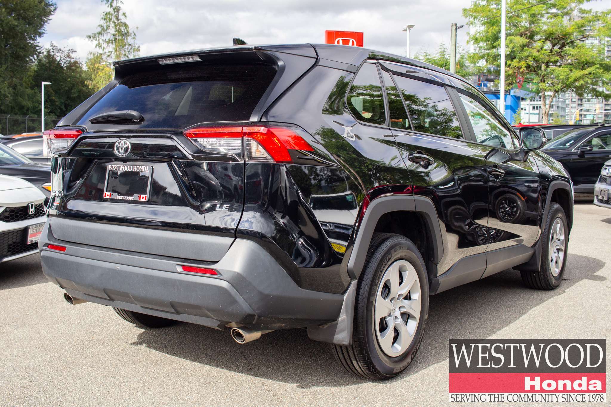 2022 Toyota RAV4 LE — снимка 1