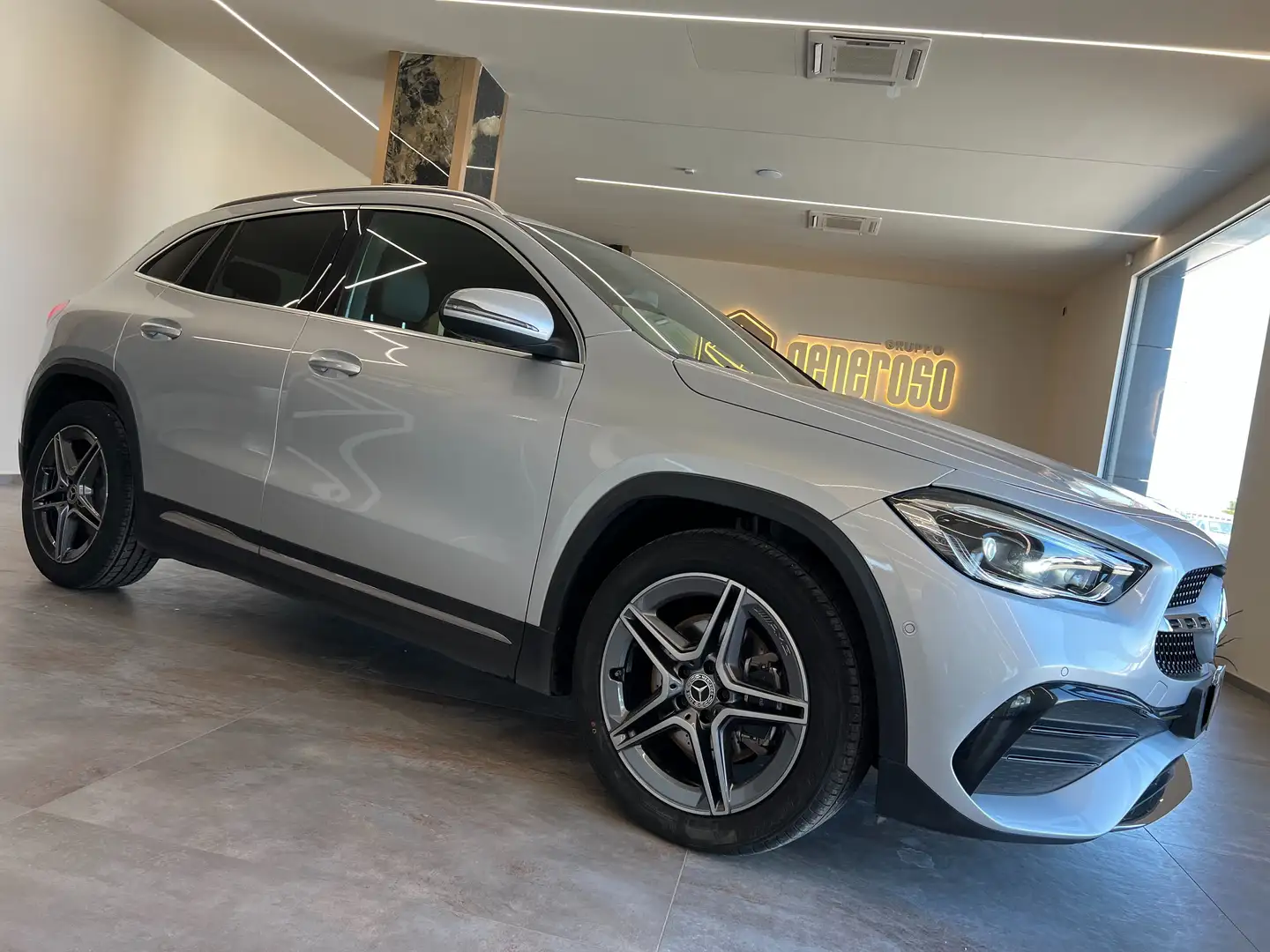 Mercedes-Benz GLA 200 GLA 200 d Premium auto Argento - 2