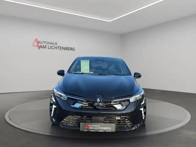 Mitsubishi Colt view 3