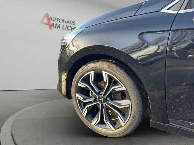 Mitsubishi Colt view 7