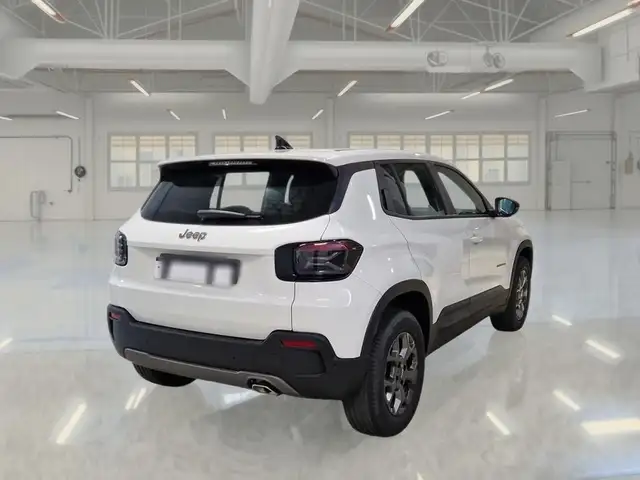 Jeep Avenger view 4