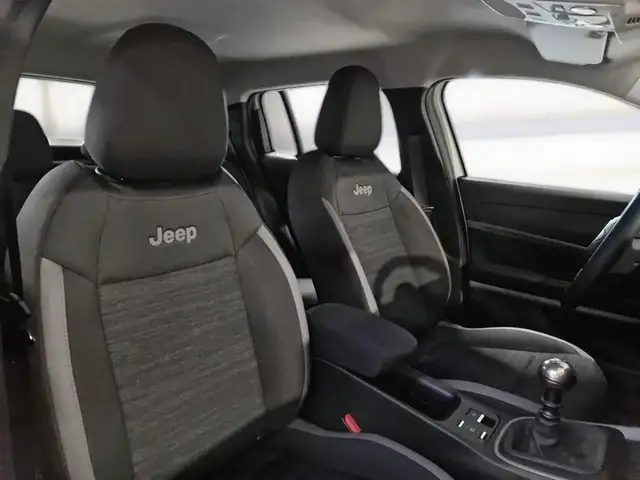 Jeep Avenger view 10