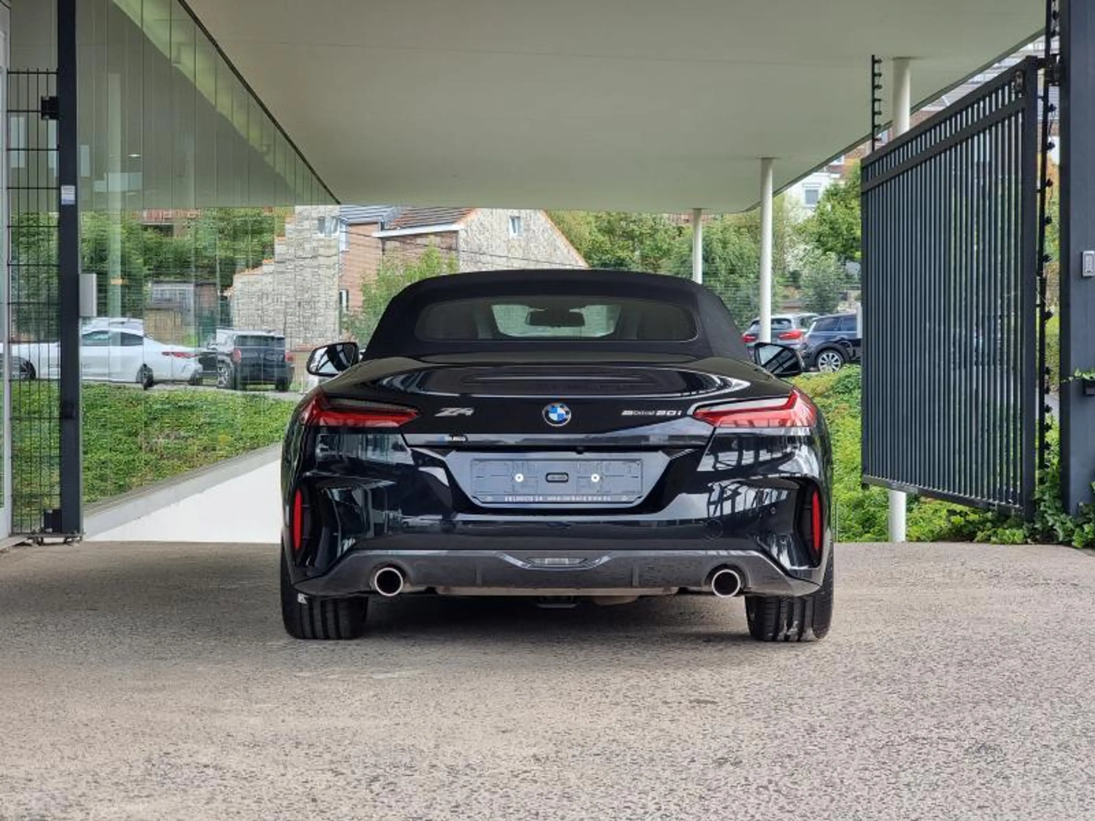 BMW Z4 sDrive 20i M Sport — photo 9