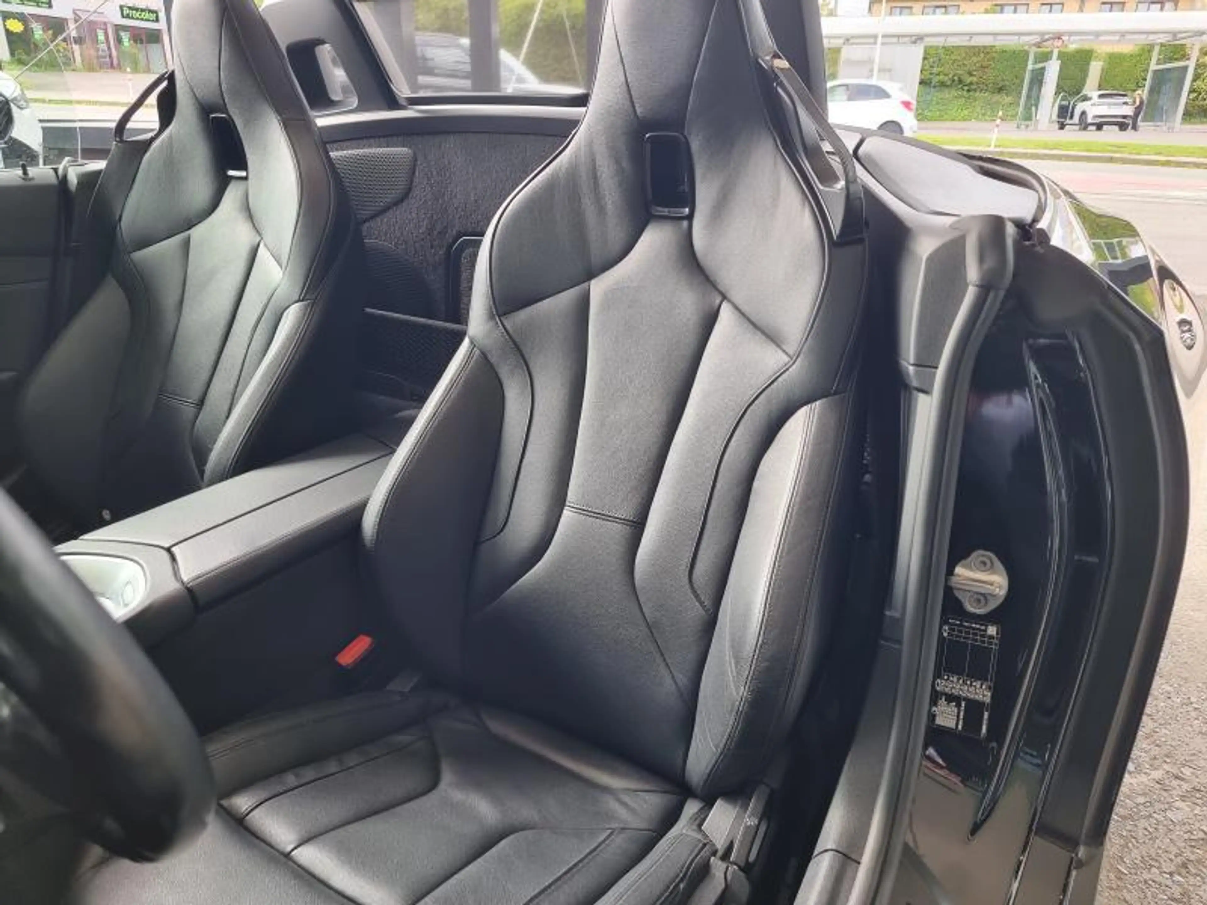 BMW Z4 sDrive 20i M Sport — photo 12