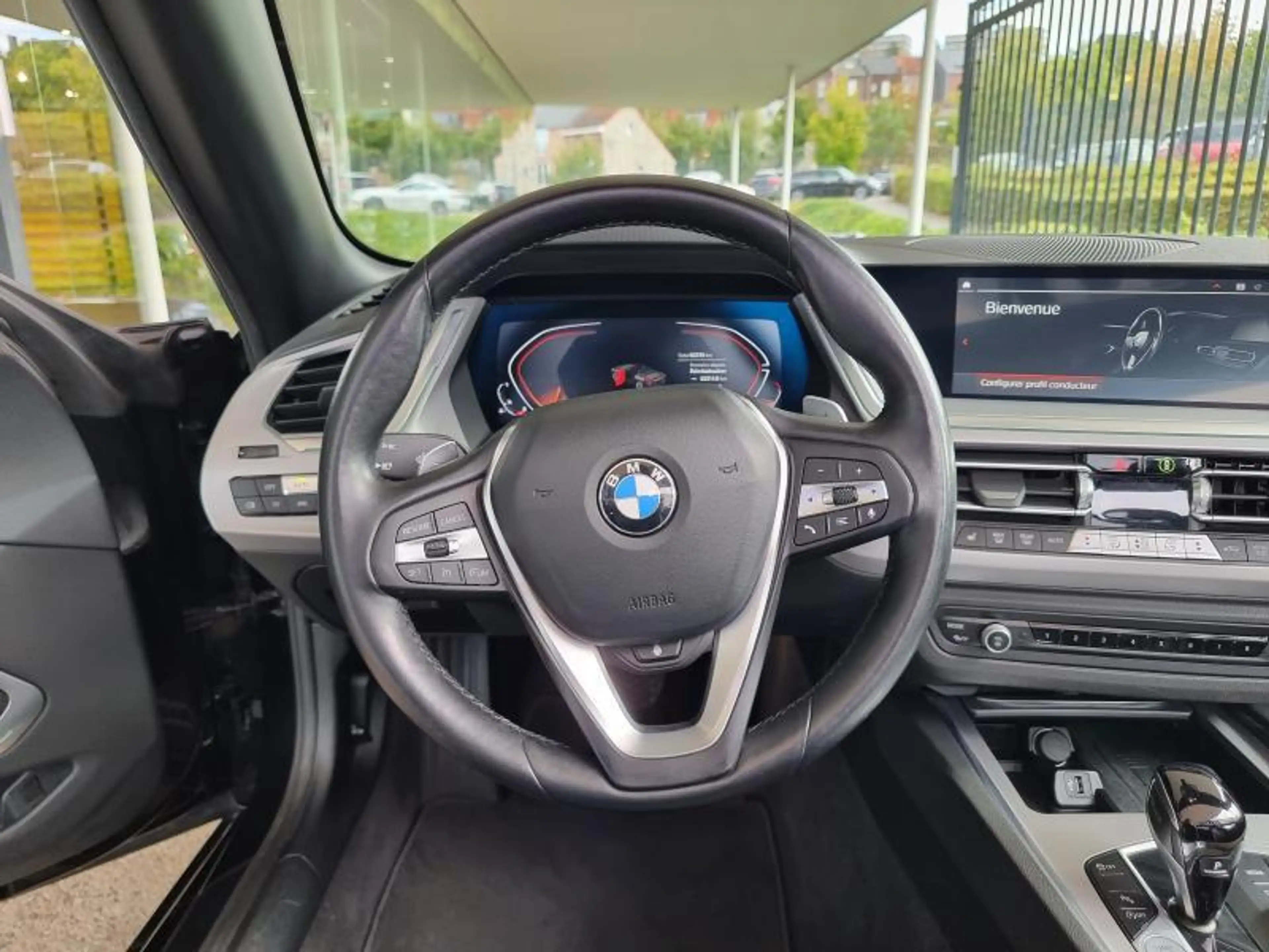 BMW Z4 sDrive 20i M Sport — photo 14