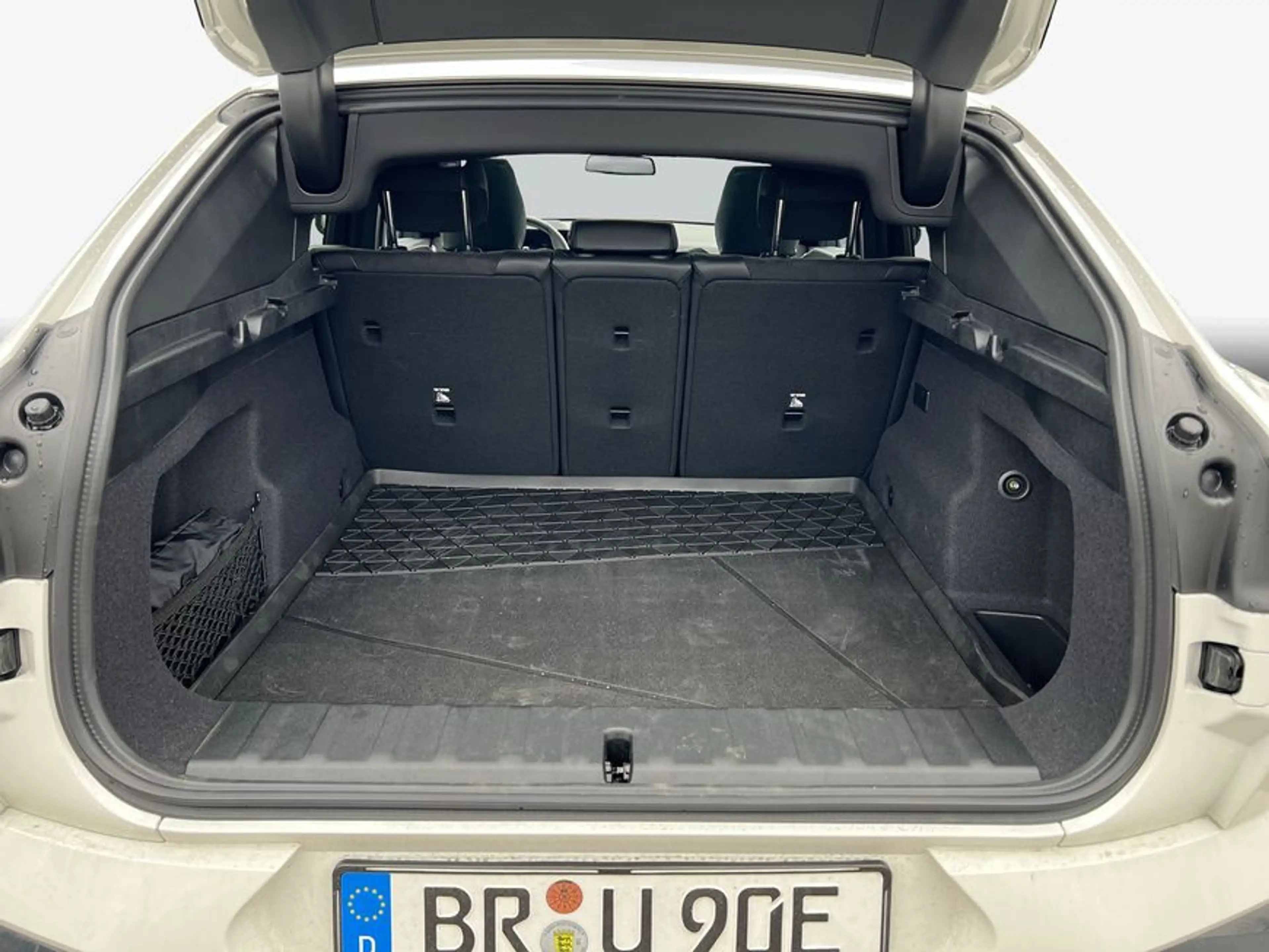BMW iX2 xDrive30 — photo 9