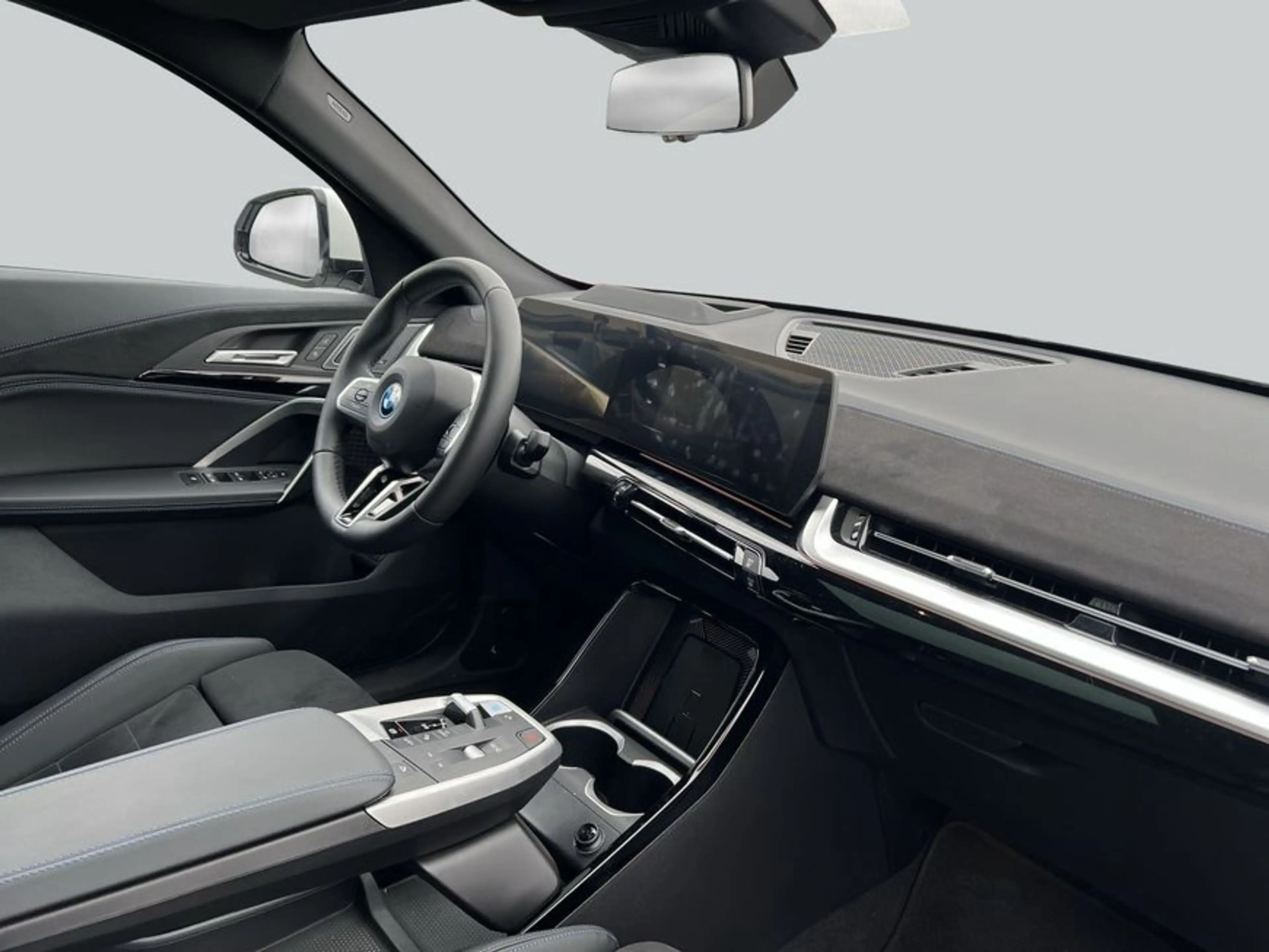BMW iX2 xDrive30 — photo 13