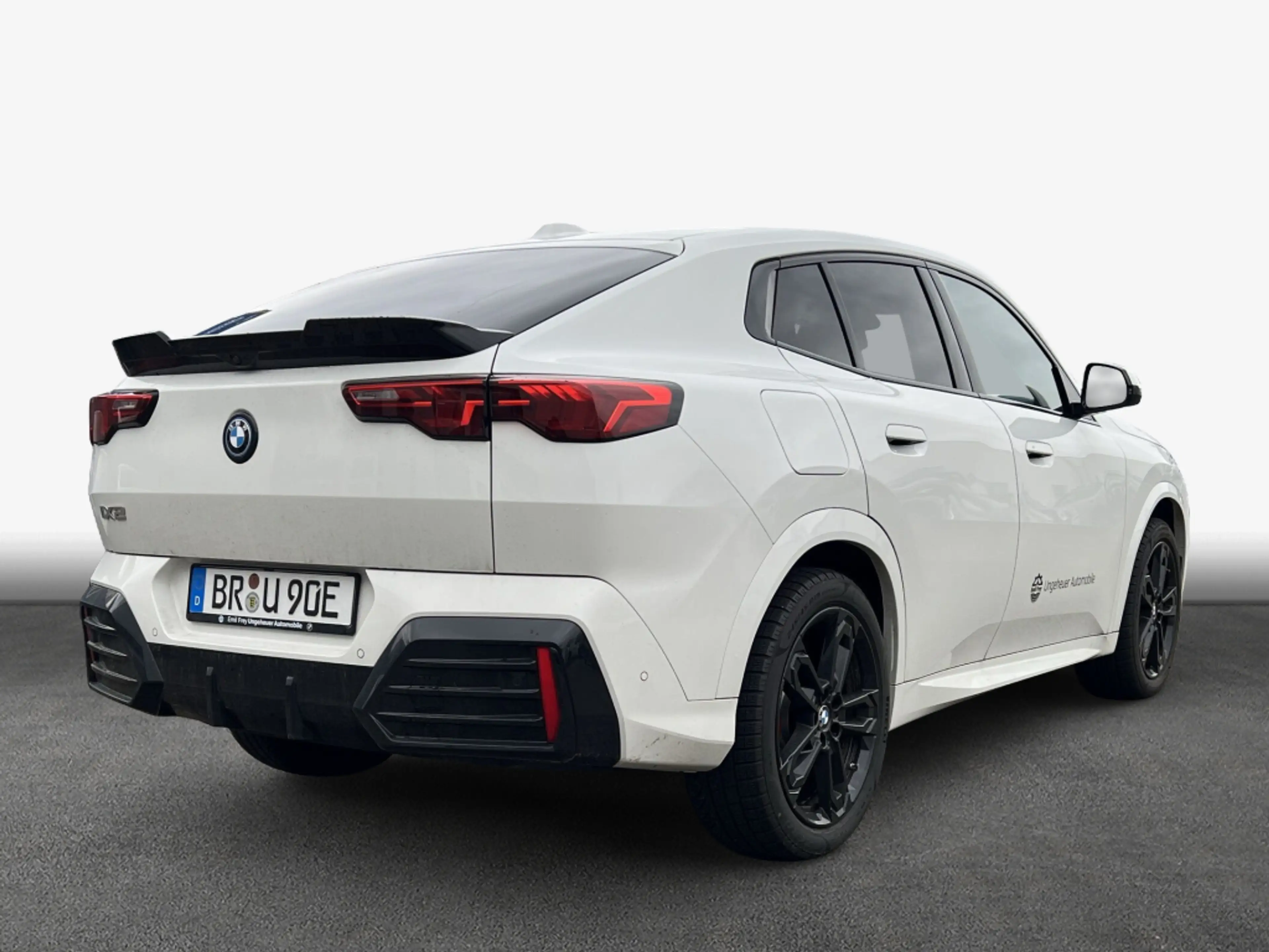 BMW iX2 xDrive30 — photo 2