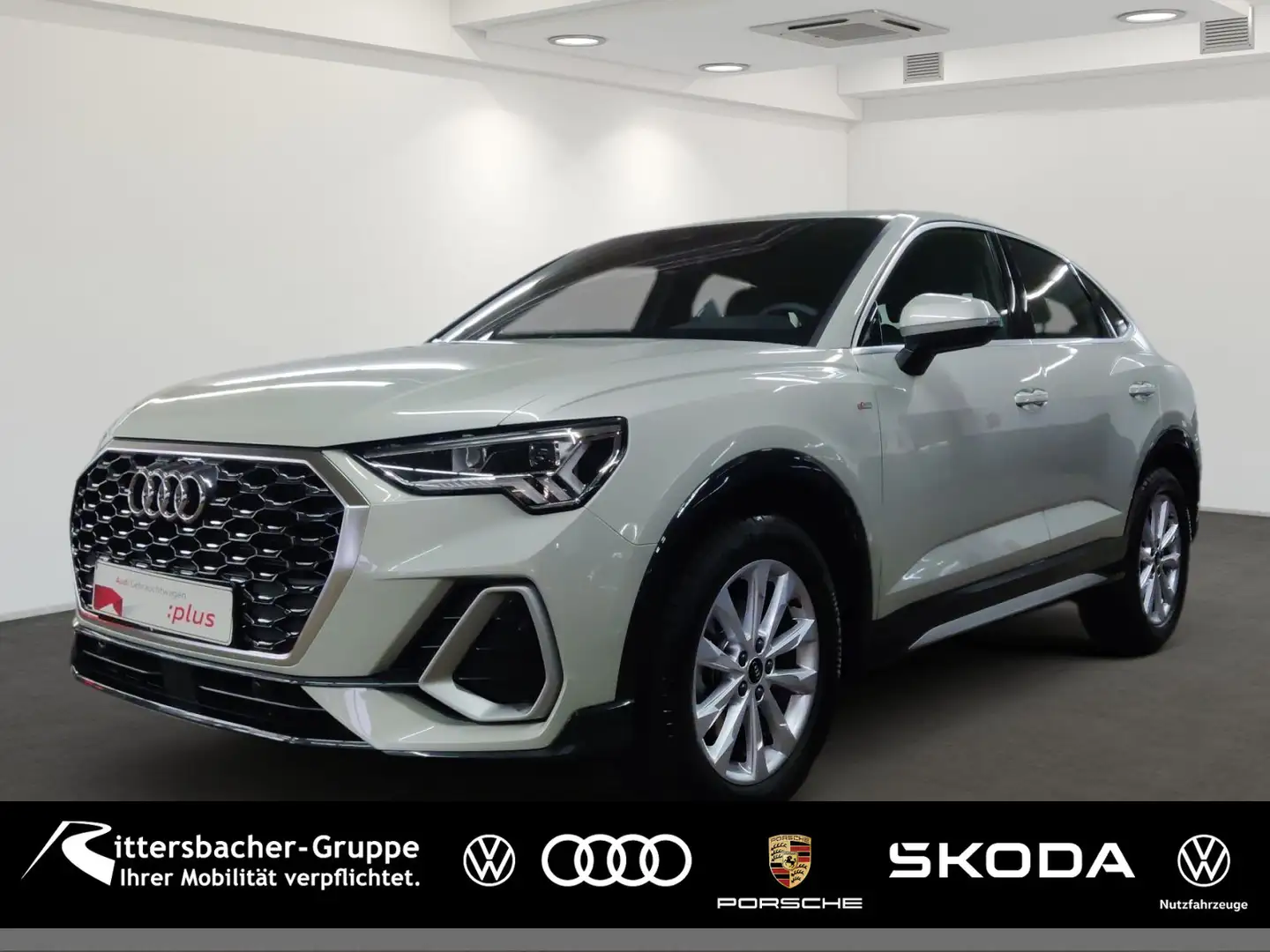 Audi Q3 S line 35 TFSI Navi LED virtual coc Ezüst - 1