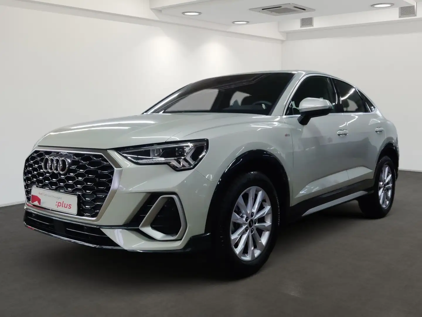 Audi Q3 S line 35 TFSI Navi LED virtual coc Ezüst - 2