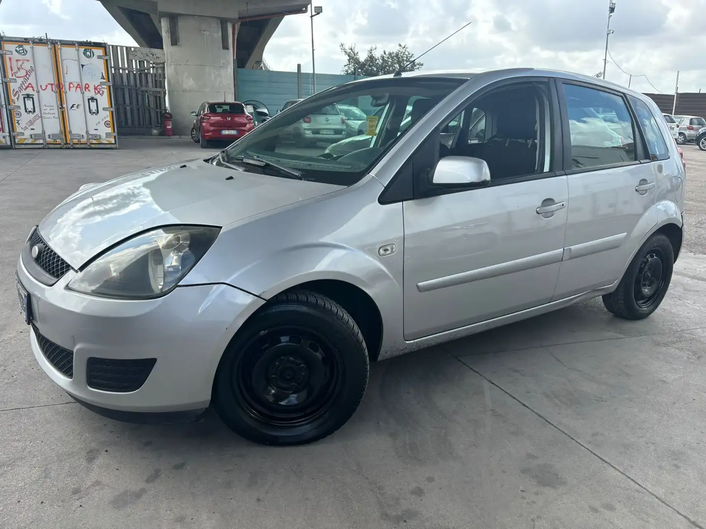 Ford Fiesta Fiesta 1.4 TDCi 5p. Ghia Grigio - 1