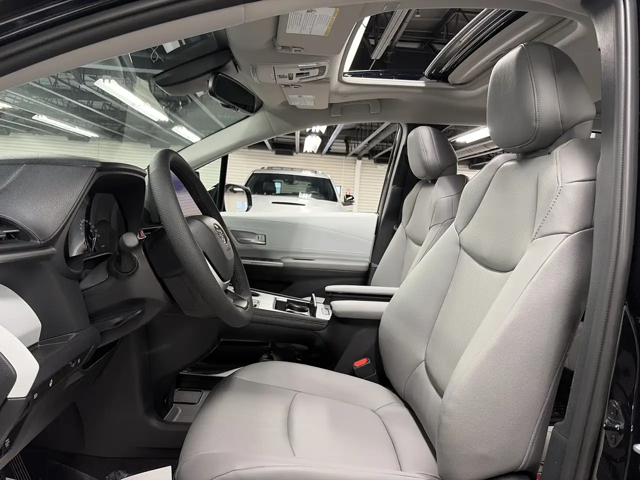 Toyota Sienna снимка Toyota Sienna