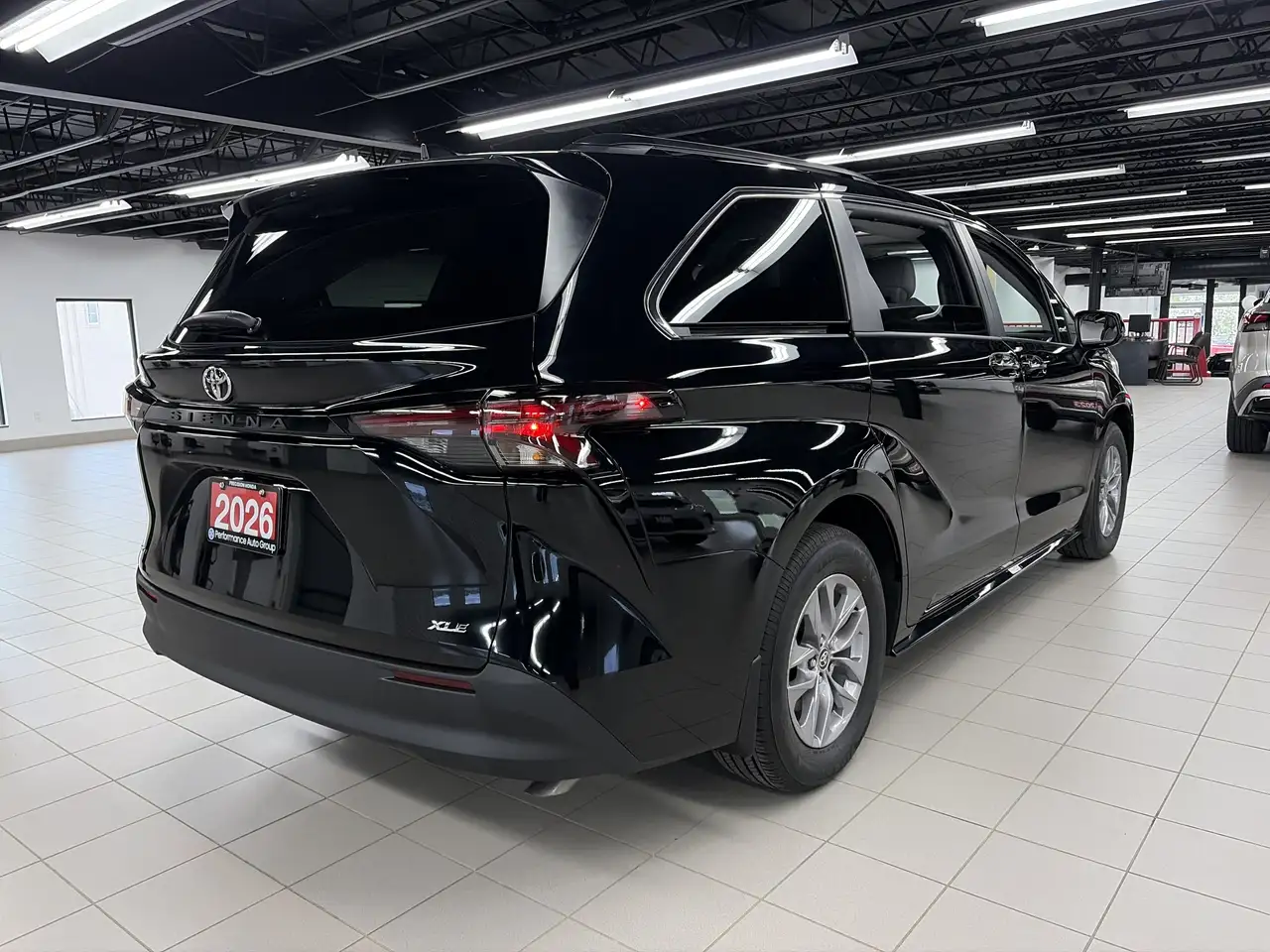 Toyota Sienna снимка Toyota Sienna
