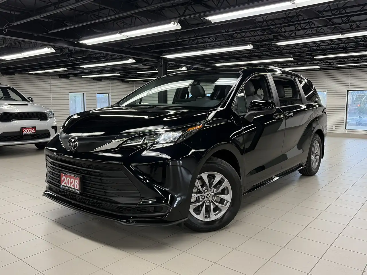 Toyota Sienna снимка Toyota Sienna