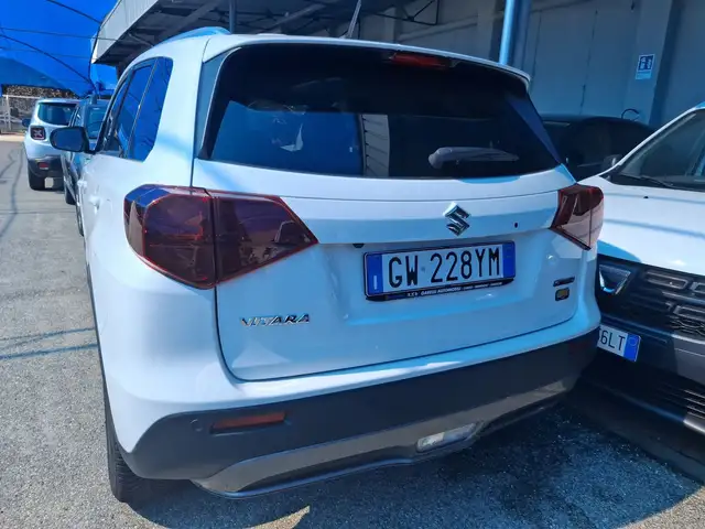 Suzuki Vitara view 3