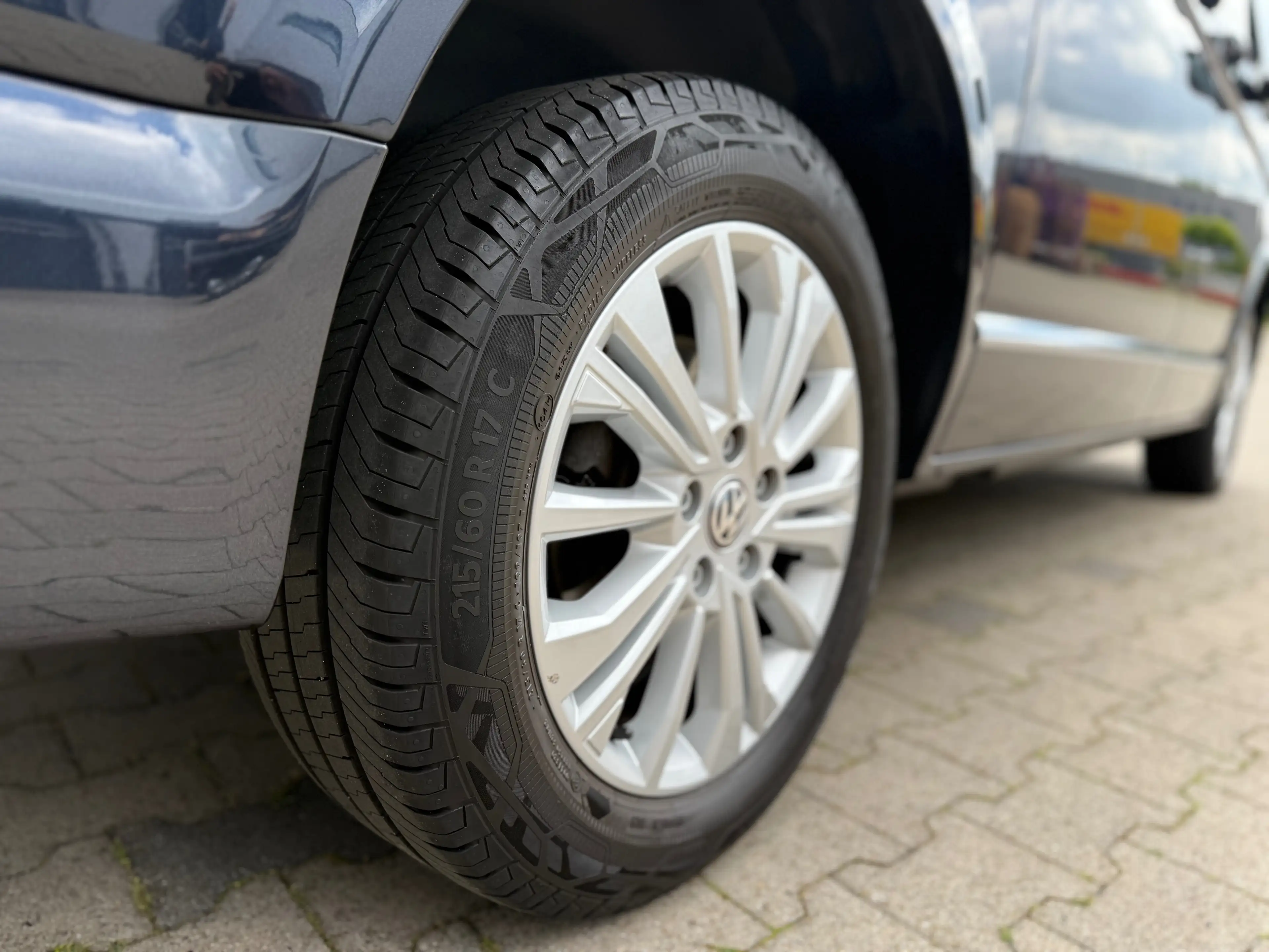 Volkswagen T6.1 Multivan Multivan Generation Six 4MOTION Alcantara 2Schiebe — photo 9