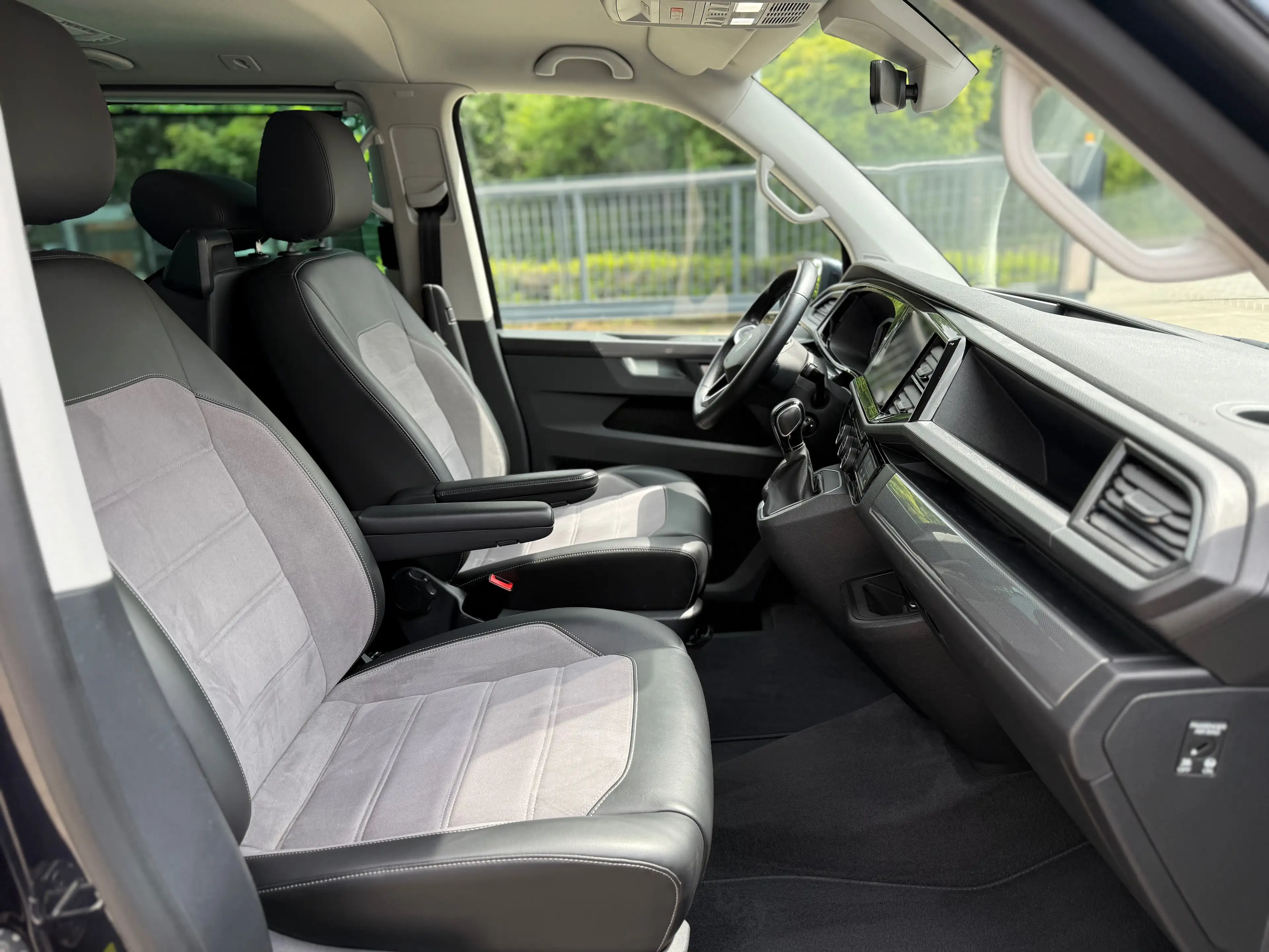 Volkswagen T6.1 Multivan Multivan Generation Six 4MOTION Alcantara 2Schiebe — photo 12