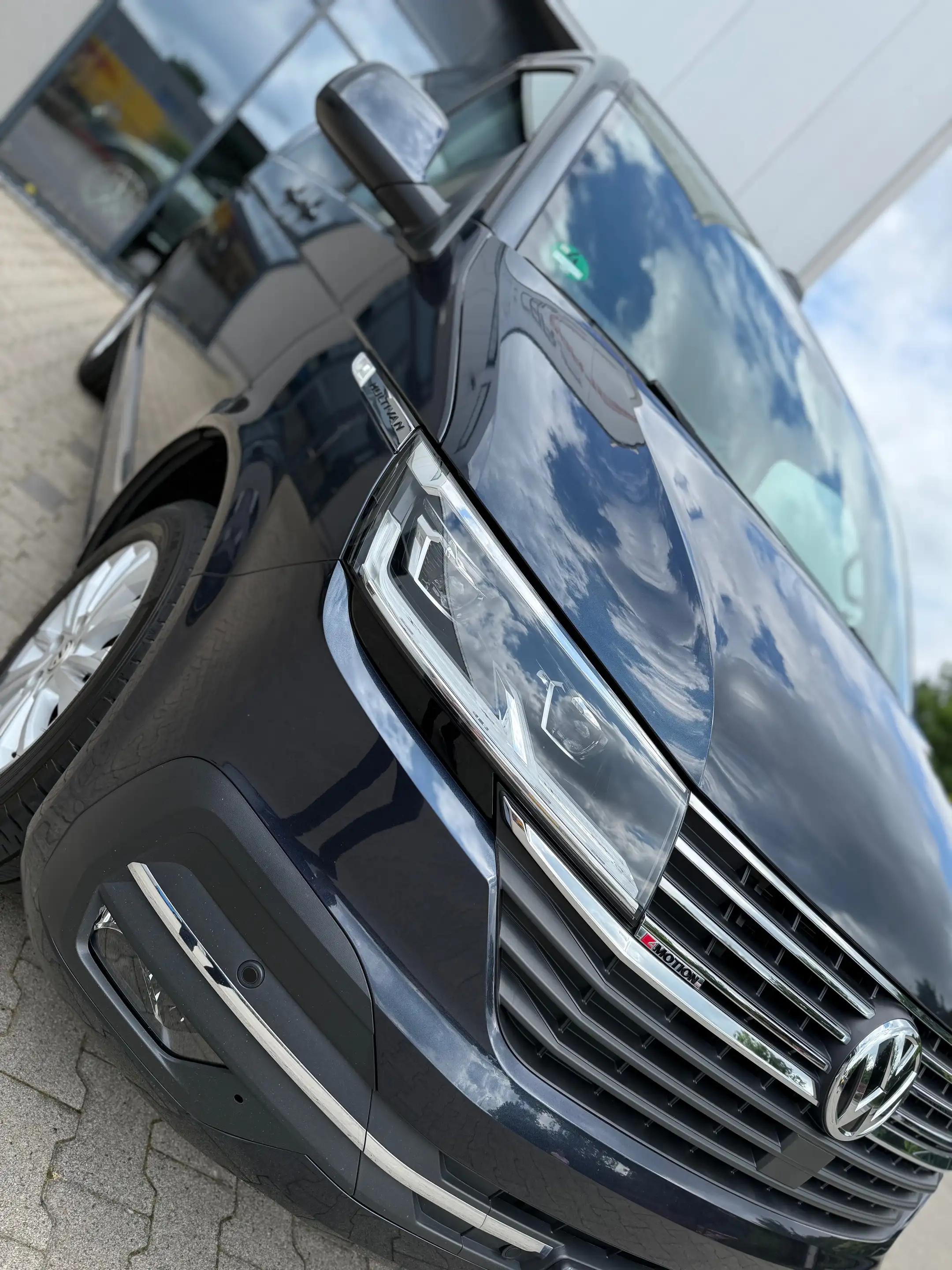 Volkswagen T6.1 Multivan Multivan Generation Six 4MOTION Alcantara 2Schiebe — photo 3