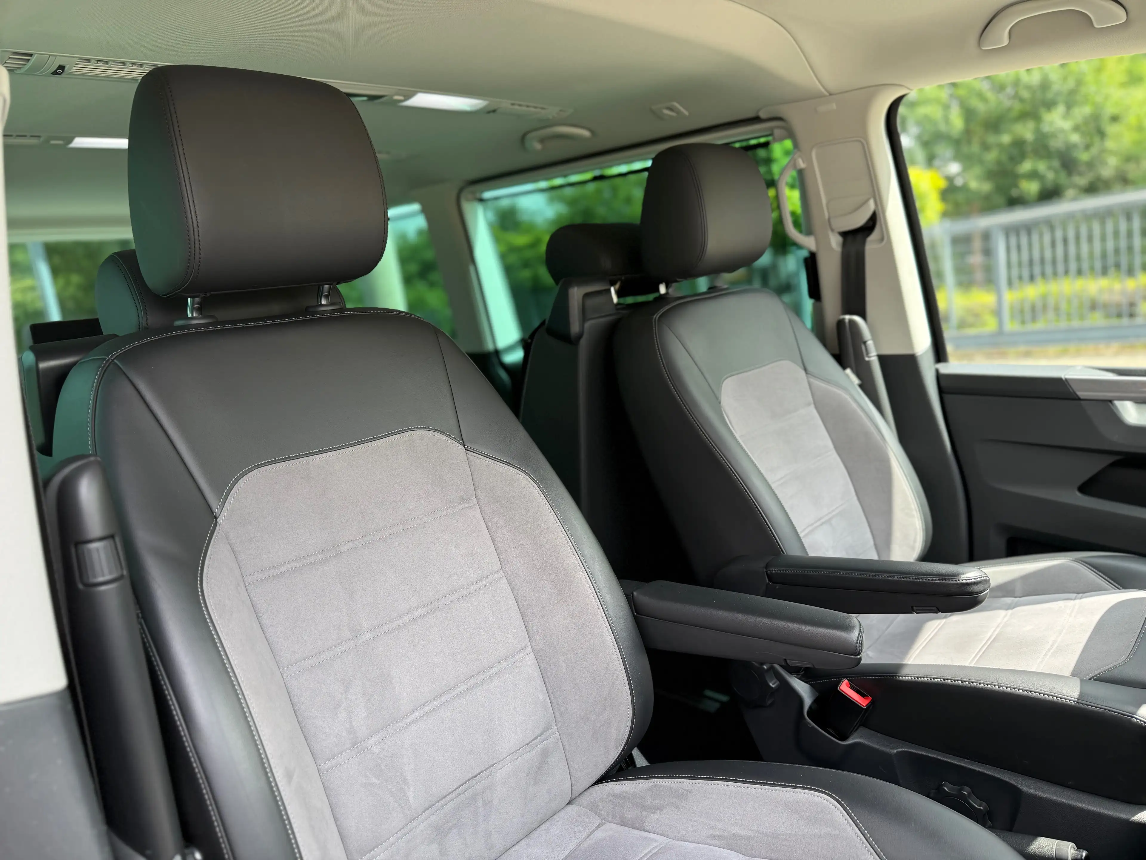 Volkswagen T6.1 Multivan Multivan Generation Six 4MOTION Alcantara 2Schiebe — photo 15