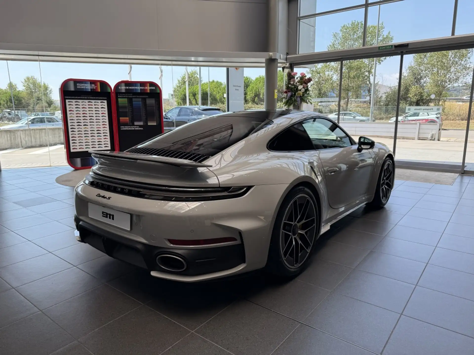 포르쉐 911 Turbo S Coupe 2026 화이트 사진 7