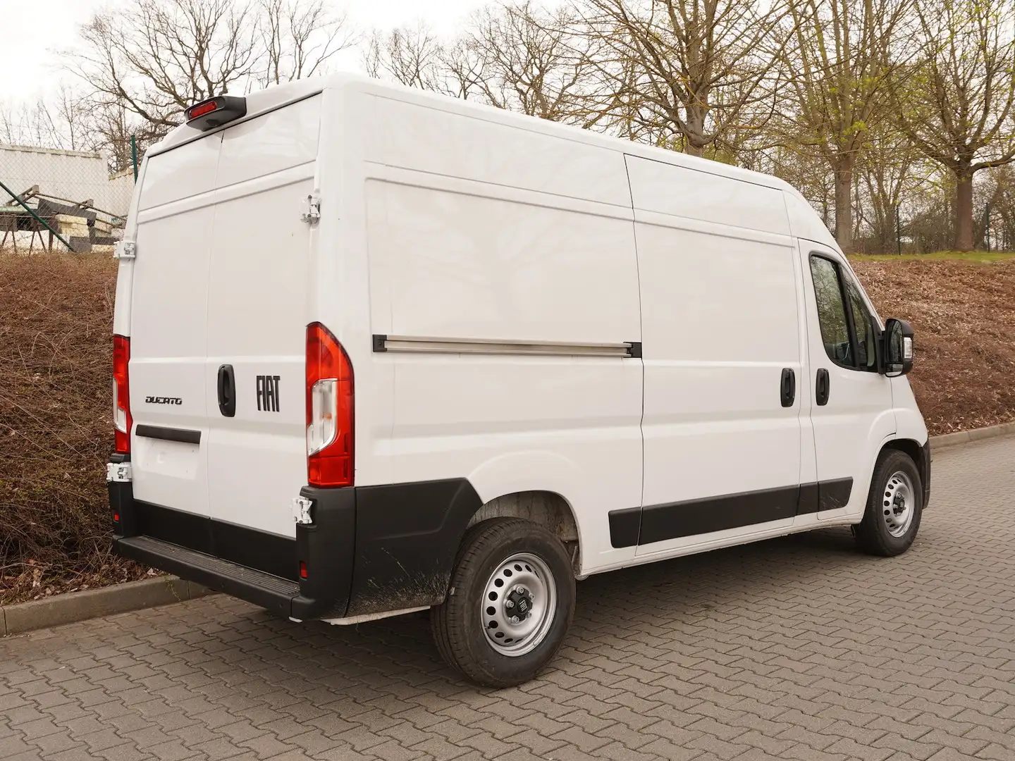 Fiat Ducato Maxi 35 L2H2 180 Automatik / 10-Zoll-Navi Weiß - 2