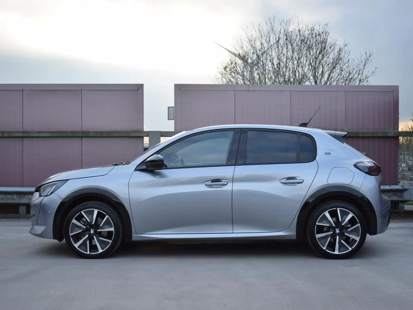 Peugeot e-208 EV GT Pack 50 kWh | adaptieve cruise control | cam Grijs - 2