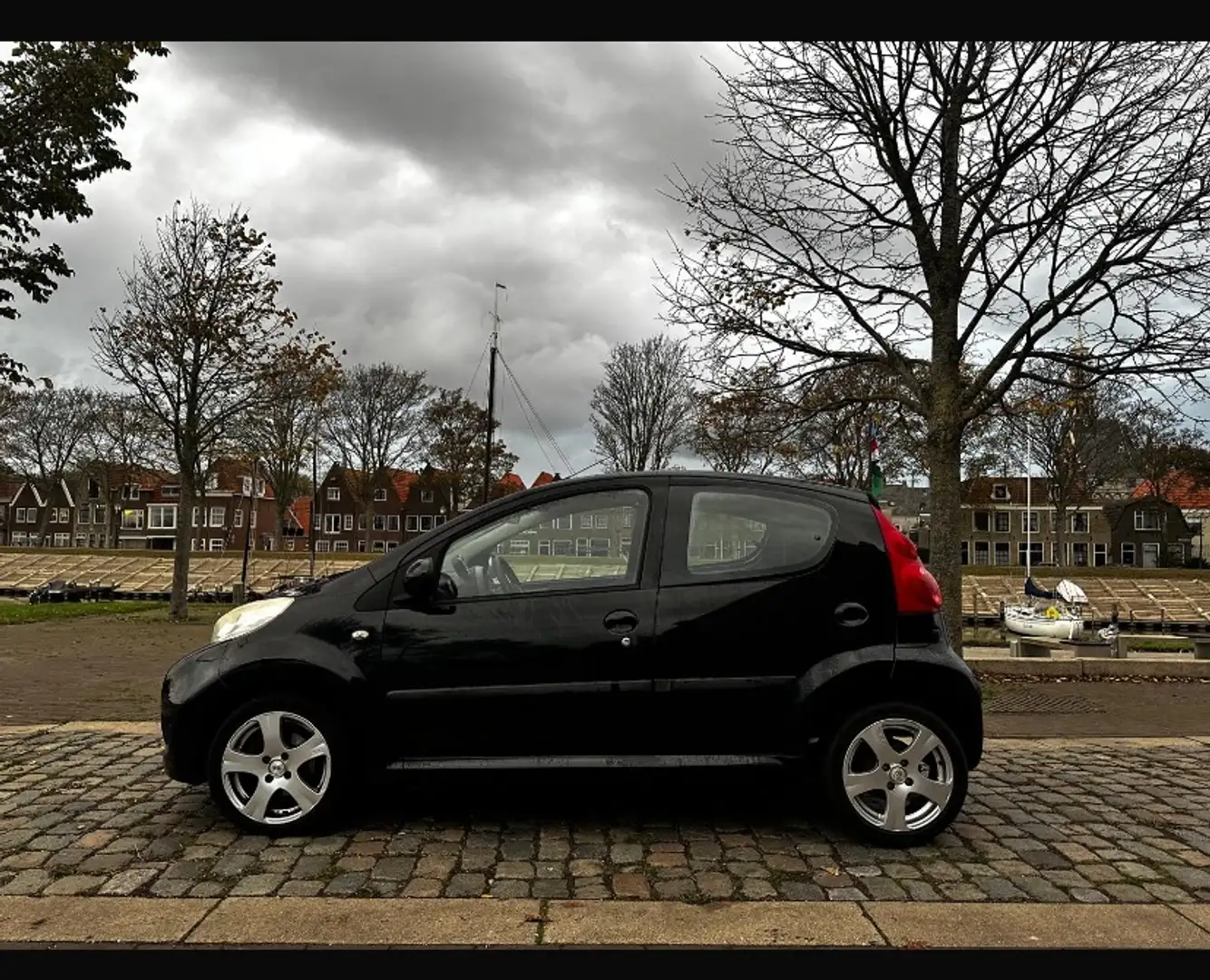 Peugeot 107 1.0-12V XS Zwart - 2