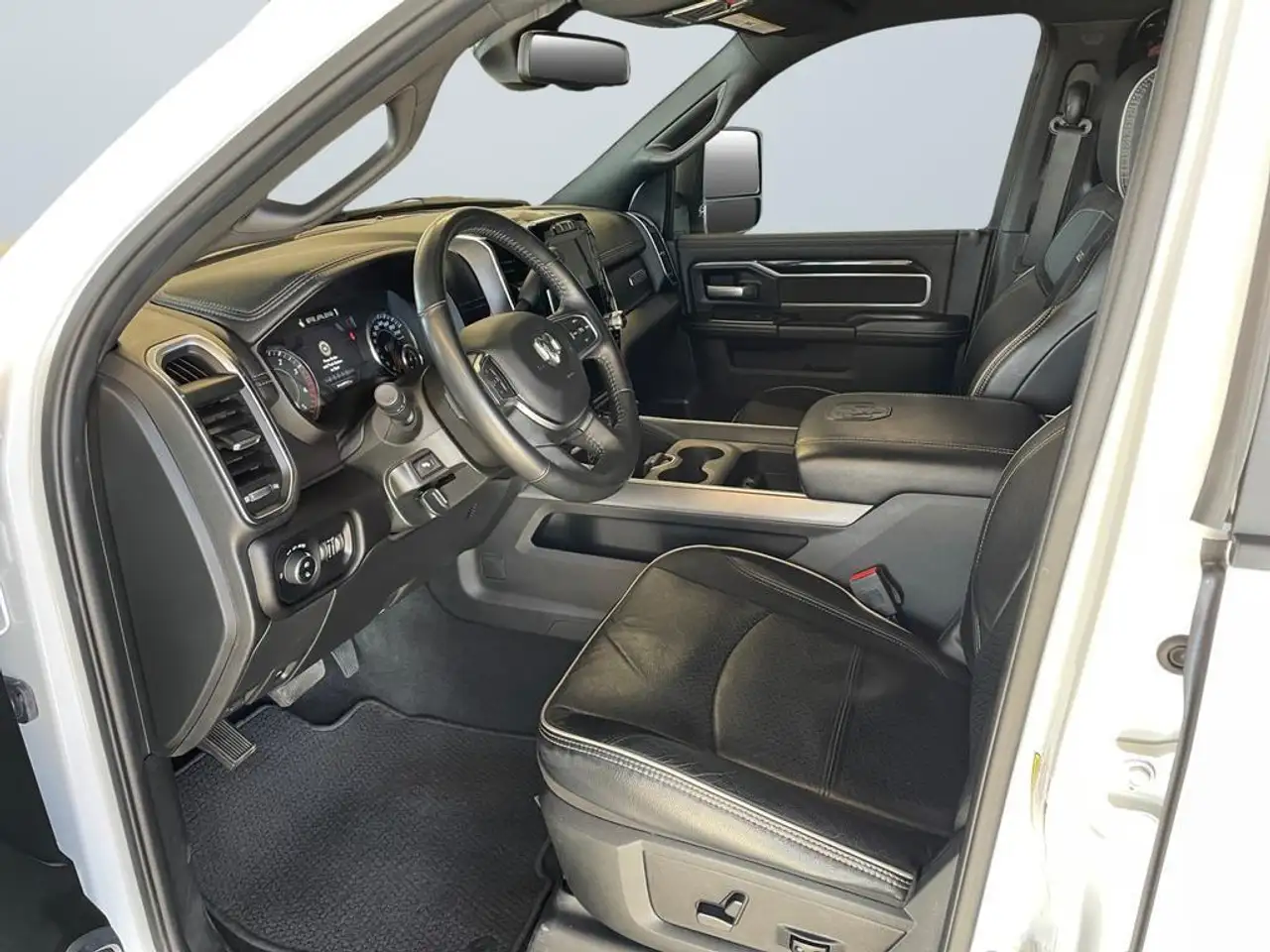 RAM 2500 снимка RAM 2500