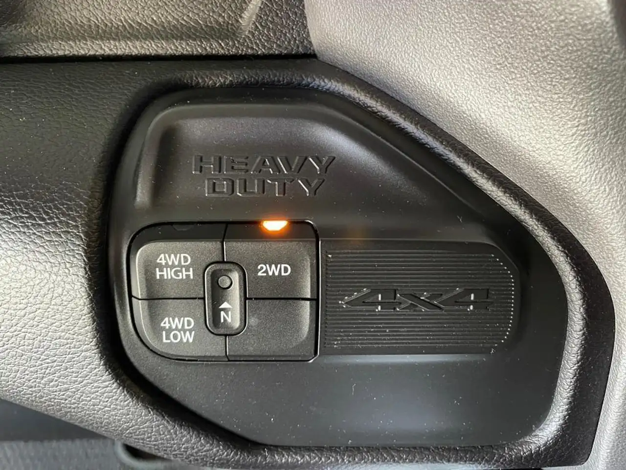 RAM 2500 снимка RAM 2500
