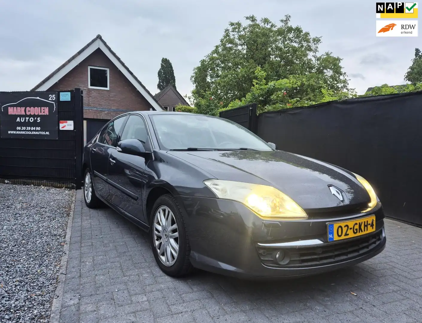 Renault Laguna 2.0 16V T Initiale Automaat Navi Clima Cruise Grijs - 1