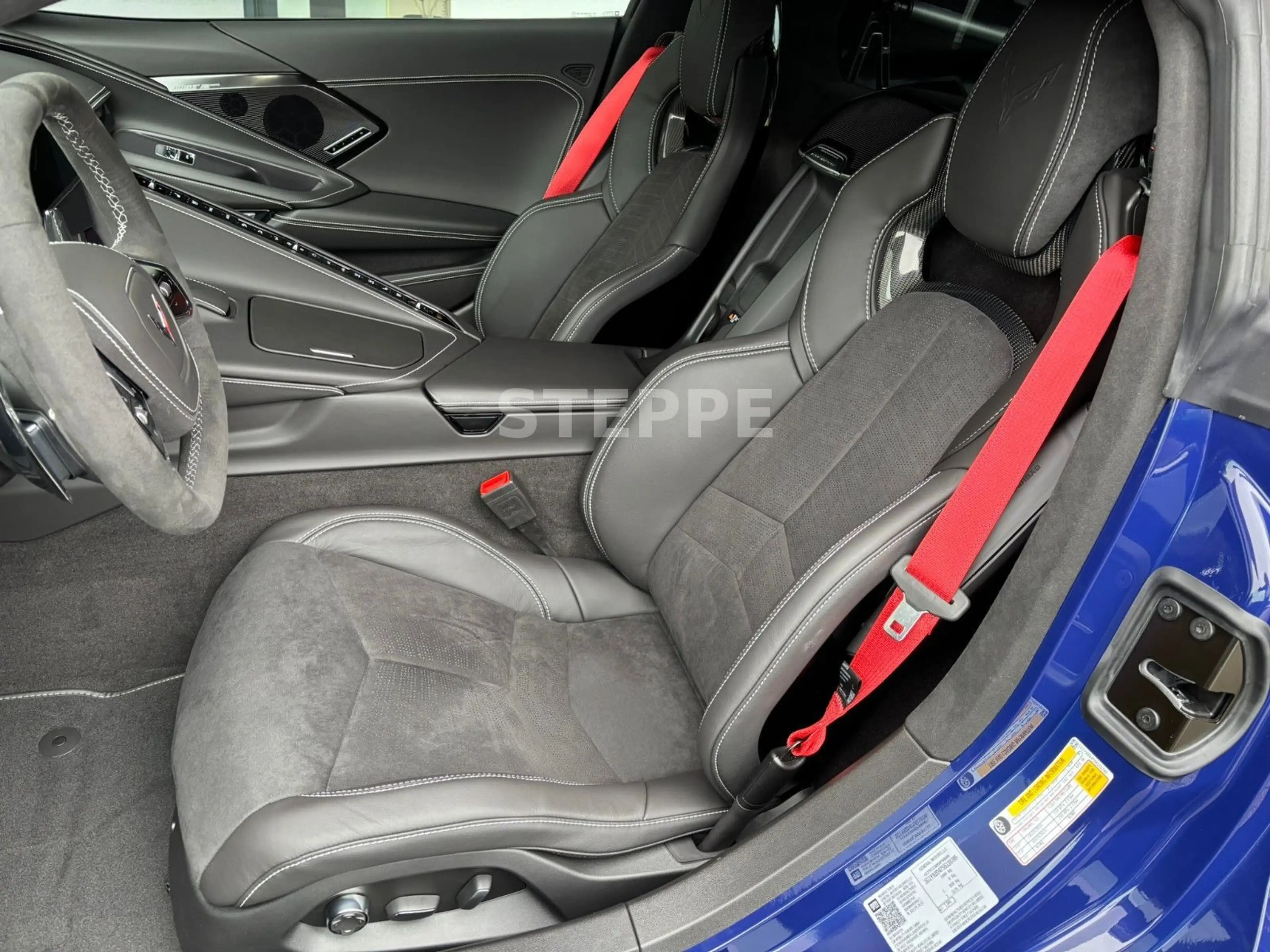 Corvette C8 Stingray Coupe 2025 3LT EUModell STEPPE — photo 7
