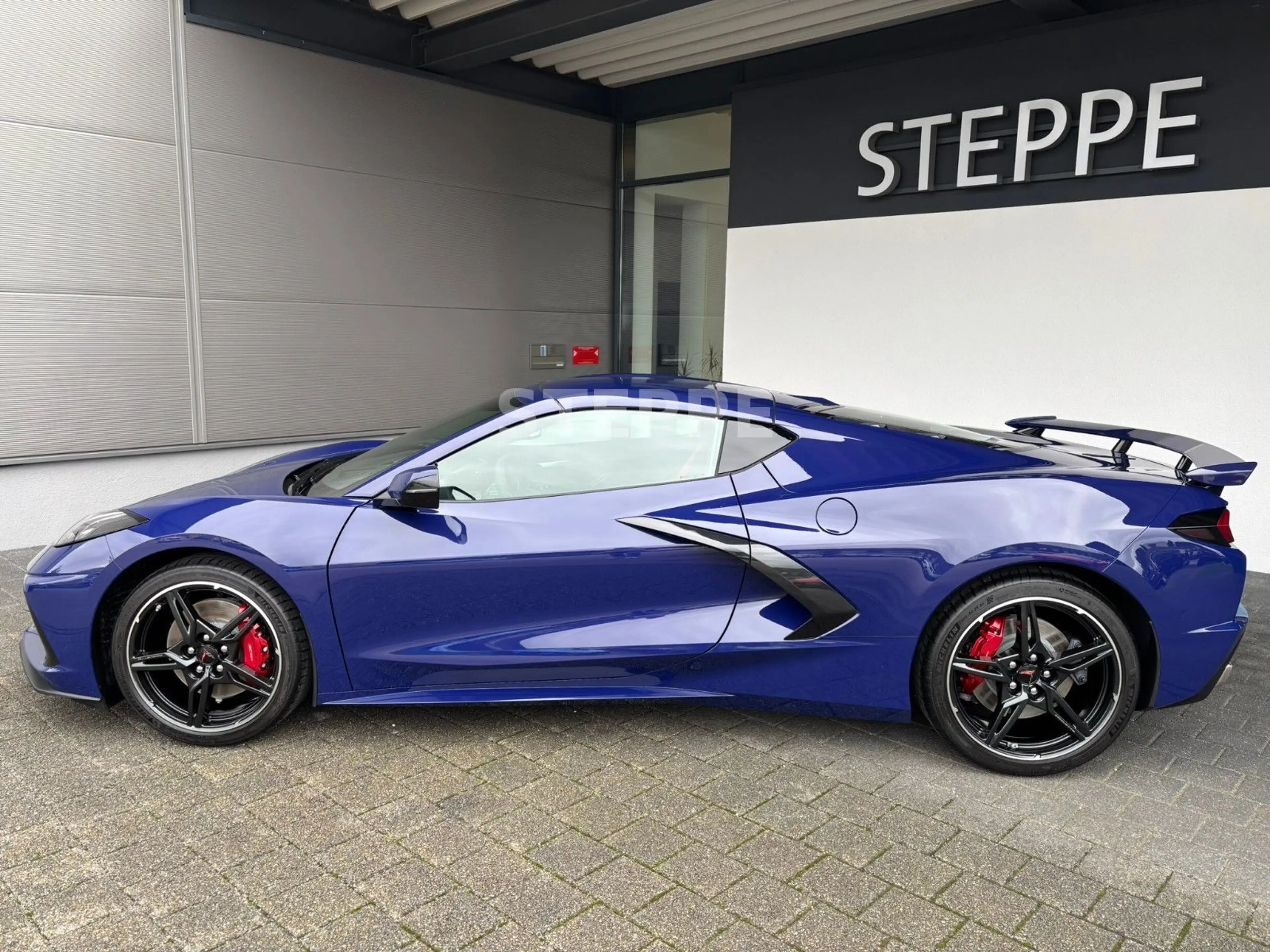 Corvette C8 Stingray Coupe 2025 3LT EUModell STEPPE — photo 3