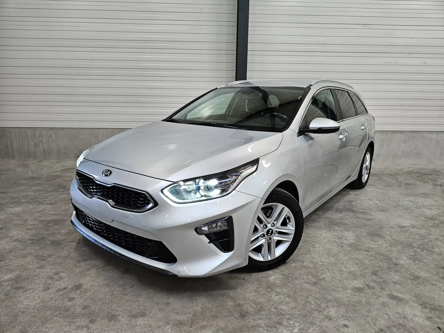 Kia Ceed SW / cee'd SW ✖ AUTO | APPLE CARPLAY | TVA | GPS ✔ Silber - 1